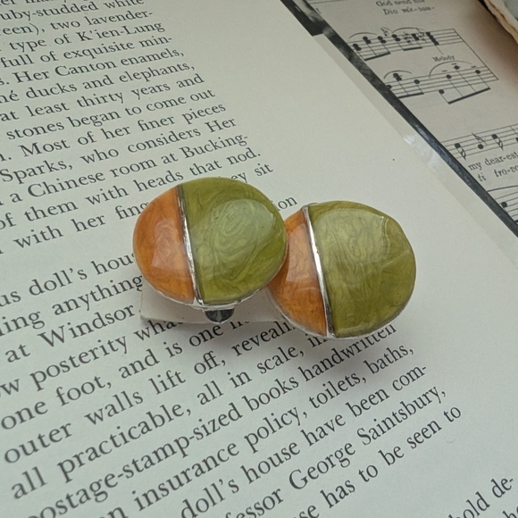 Elegant Silver and Orange-Green Earrings - Picture 2 of 3